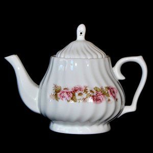 Royal Oak Wild Pink Roses with Daisies Teapot | Vintage Royal Oak Tea Pot